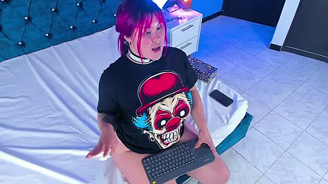 Issa Clark01 online show from March 2026 10:42:02 AM