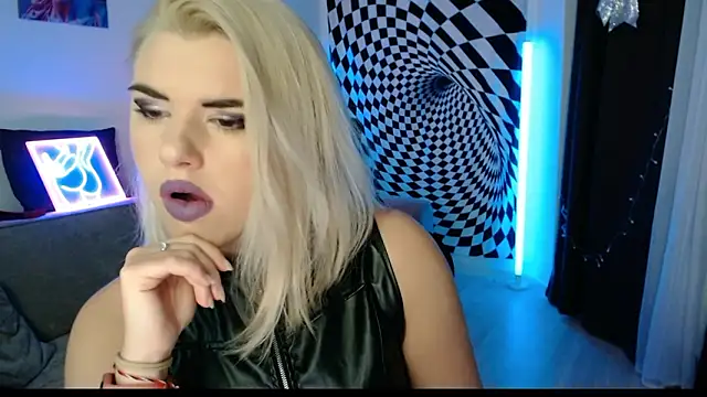 Ariana Saint online show from January 2026 06:44:01 PM