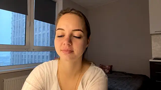 Snapshot of AliceQueenGirl chatting on January 2026 12:41:01 PM AliceQueenGirl online show from January 2026 12:41:01 PM