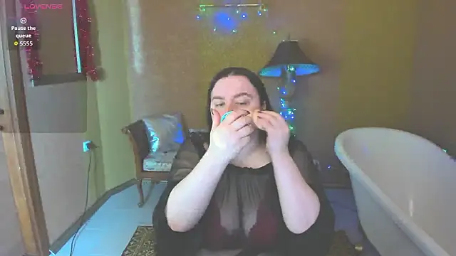 Snapshot of LindaBermer chatting on January 2026 05:01:01 AM LindaBermer online show from January 2026 05:01:01 AM