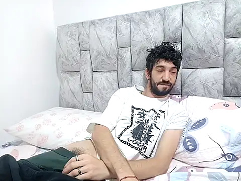 LatinLustAndFrenchKiss online show from December 2025 05:19:02 PM