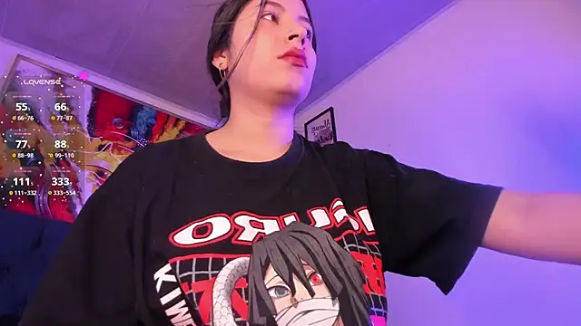 Snapshot of Violet_Blazee chatting on January 2026 11:37:01 AM Violet Blazee online show from January 2026 11:37:01 AM