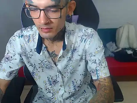 Boy tatto77 online show from December 2025 06:48:02 PM