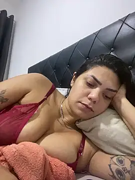 Nini  online show from April 2026 09:28:01 PM
