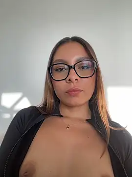 Snapshot of Nicollewest1 chatting on June 2026 10:01:02 PM Nicollewest1 online show from June 2026 10:01:02 PM