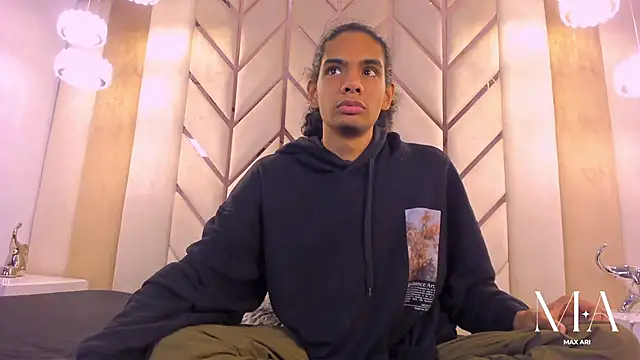 Max Ari online show from January 2026 12:15:02 AM