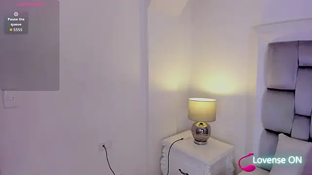 amber  ferrera online show from April 2026 07:52:02 PM