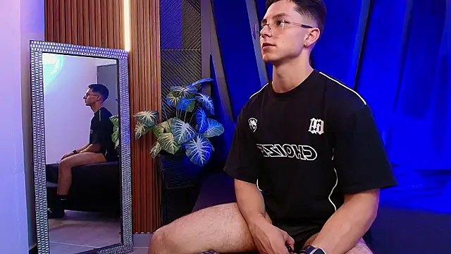 Snapshot of Noah_Clarkk chatting on February 2026 11:32:01 PM Noah Clarkk online show from February 2026 11:32:01 PM