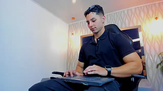 Noah Clarkk online show from March 2026 05:29:01 PM