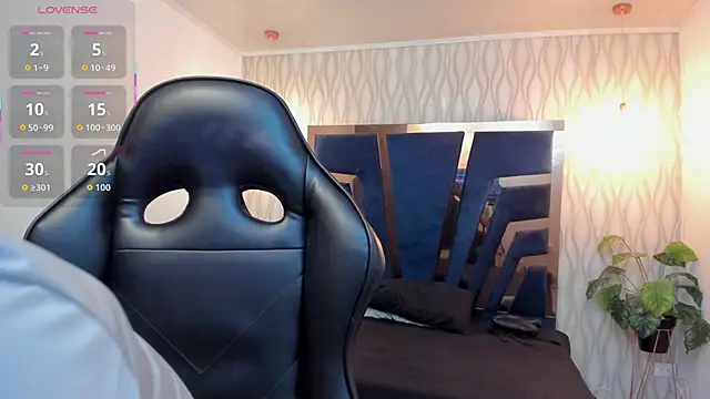 Noah Clarkk online show from April 2026 05:24:02 PM