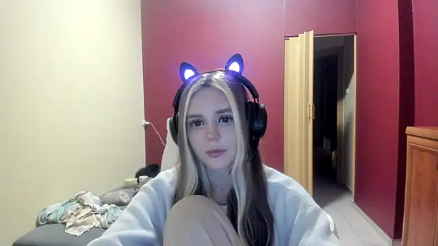 LunaAngell online show from December 2025 12:40:01 AM