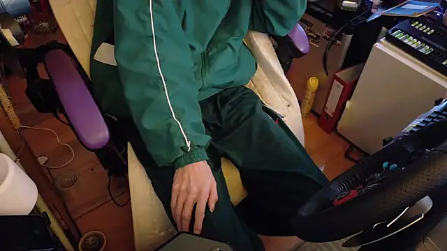 Gay-Versaut online show from February 2026 08:57:02 PM