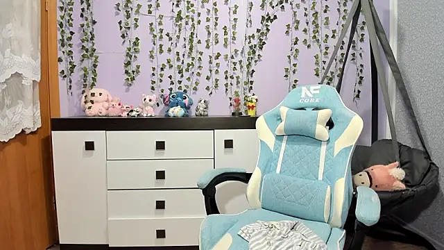 Yoonhee ki online show from March 2026 06:02:02 PM