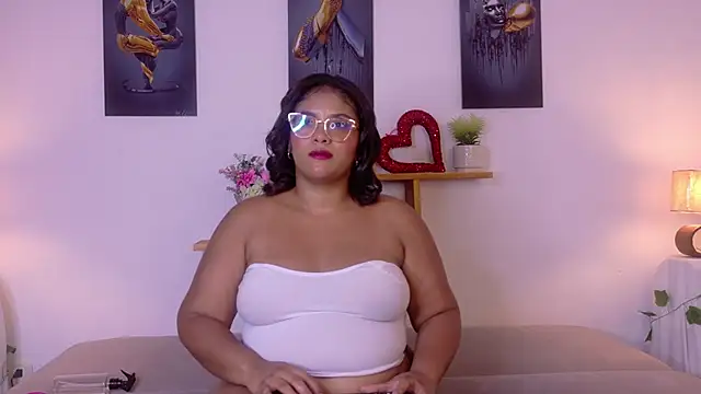 Snapshot of nairagold_ chatting on May 2026 12:49:02 AM nairagold online show from May 2026 12:49:02 AM