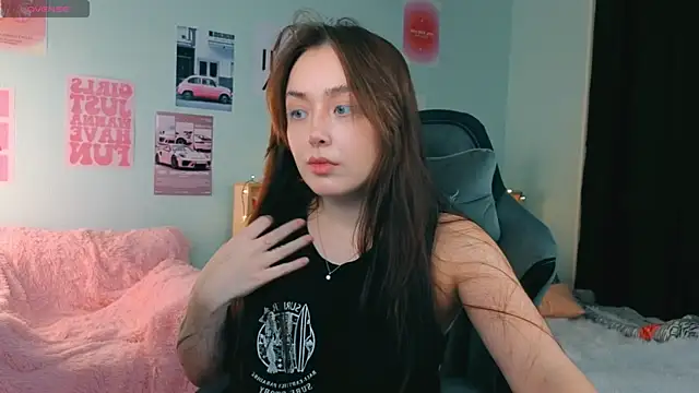 fallin lovee online show from January 2026 07:38:02 PM