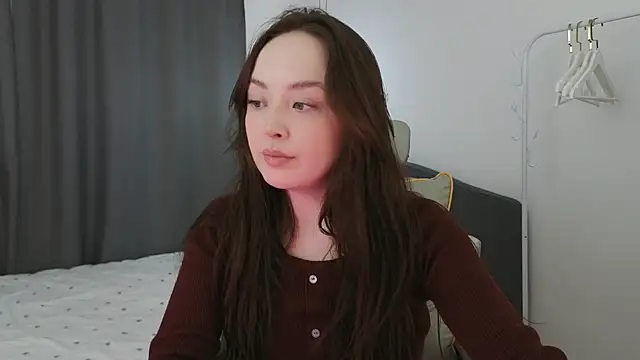 fallin lovee online show from March 2026 01:50:02 PM