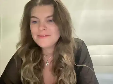 SweetBow xx online show from December 2025 10:06:02 PM