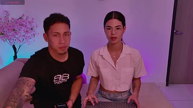 Snapshot of ZairaEon chatting on January 2026 03:43:01 AM ZairaEon online show from January 2026 03:43:01 AM