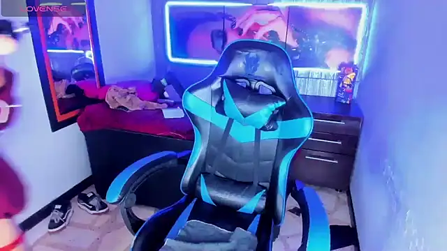 Snapshot of dolly_boob chatting on January 2026 04:15:01 AM dolly boob online show from January 2026 04:15:01 AM