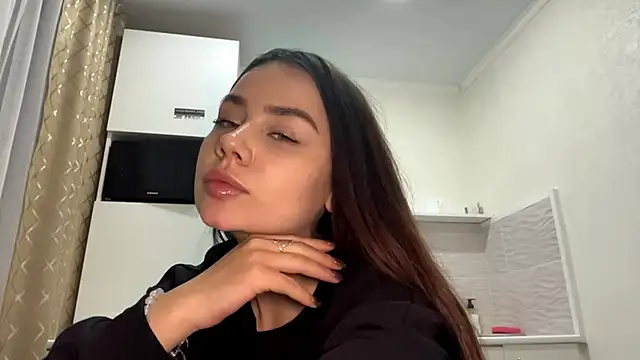 MiloyNoir online show from December 2025 06:15:01 PM