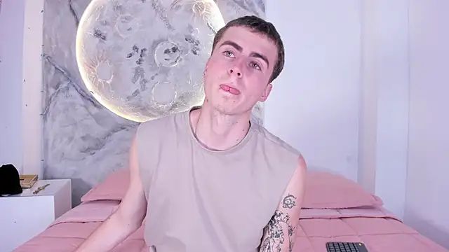 Snapshot of SpaceBoy1 chatting on February 2026 08:53:02 PM SpaceBoy1 online show from February 2026 08:53:02 PM