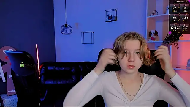 lizzie boom  online show from December 2025 08:16:02 PM