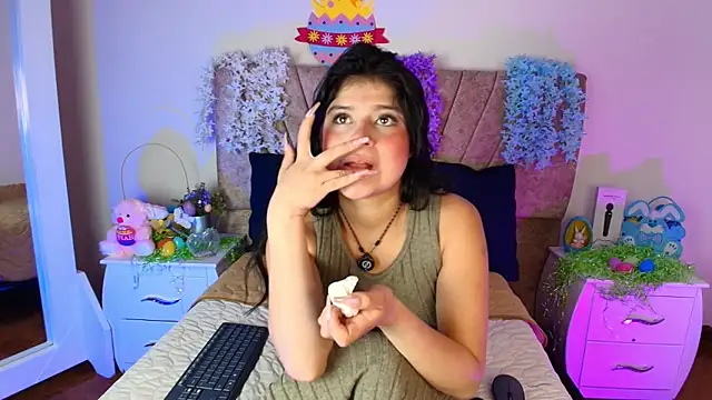 hannaa cute online show from April 2026 12:00:02 PM