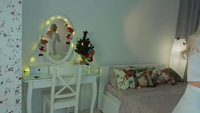 annagreat online show from December 2025 09:34:02 PM