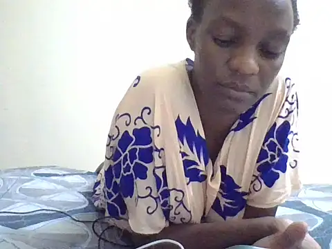 SimplyHer online show from December 2025 04:15:01 PM