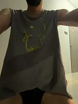 boyxx319 online show from February 2026 03:30:02 PM