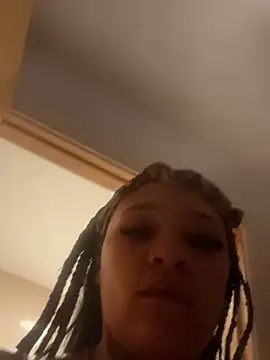 urprettygirlleenay online show from March 2026 01:04:01 PM