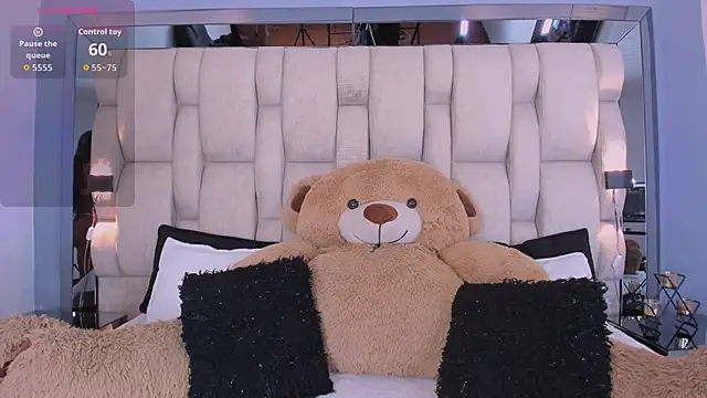 Snapshot of _PaulinaDoll_ chatting on February 2026 03:59:01 AM PaulinaDoll online show from February 2026 03:59:01 AM