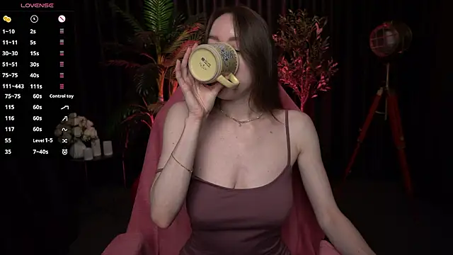 Velouraa online show from March 2026 10:12:01 PM