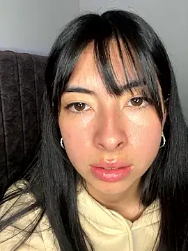 junorise23 online show from January 2026 04:18:01 AM