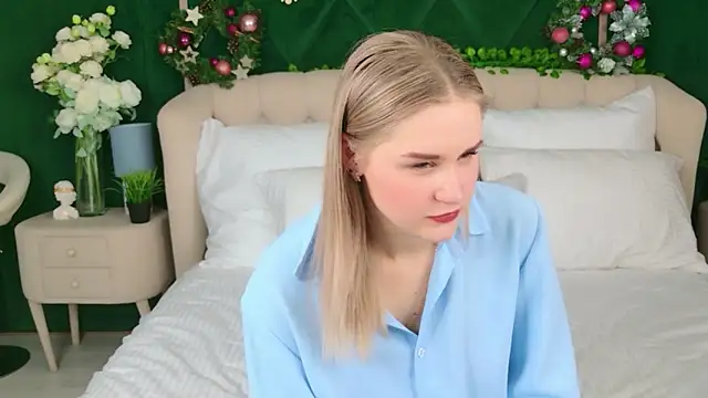 Snapshot of Molly_Voss chatting on January 2026 04:34:01 PM Molly Voss online show from January 2026 04:34:01 PM