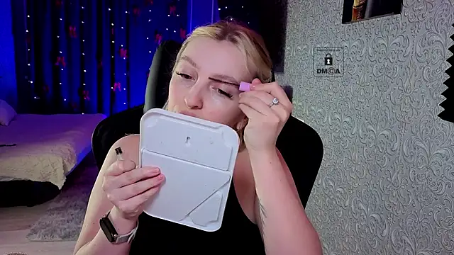 Eva Vibe  online show from February 2026 06:12:02 PM