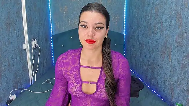 Snapshot of RedAssHottie chatting on September 2025 03:05:01 AM RedAssHottie online show from September 2025 03:05:01 AM