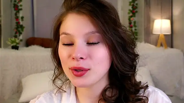 Snapshot of QuinnHeileman chatting on April 2026 12:39:02 PM QuinnHeileman online show from April 2026 12:39:02 PM