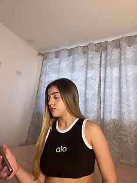 cute emmma online show from February 2026 12:22:02 PM