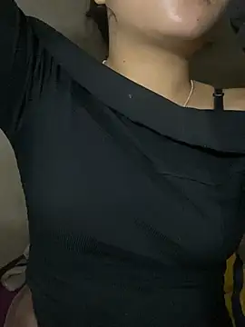 lili-roze online show from February 2026 01:58:02 PM