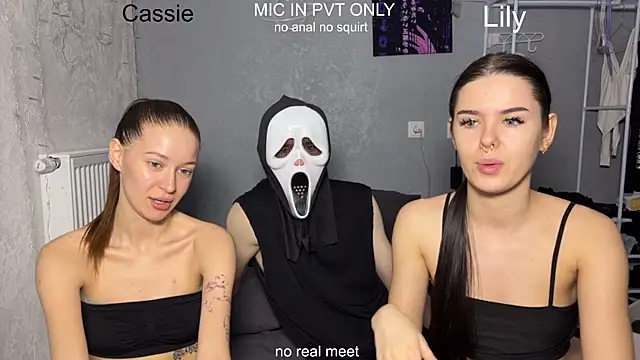 girls secrets online show from April 2026 10:02:02 AM