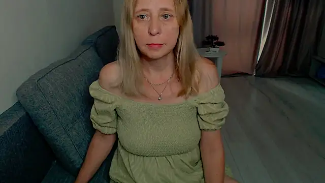 Snapshot of MiLenaMilf chatting on July 2026 07:25:02 AM MiLenaMilf online show from July 2026 07:25:02 AM