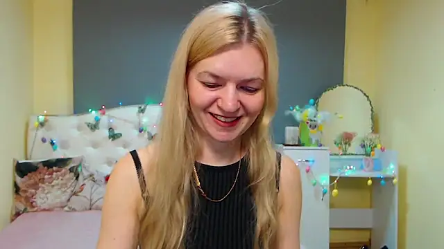 Snapshot of MelissaTyler chatting on April 2026 05:18:02 AM MelissaTyler online show from April 2026 05:18:02 AM