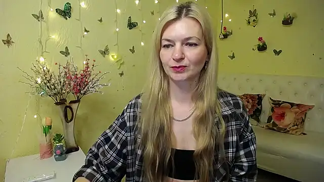 Snapshot of MelissaTyler chatting on April 2026 11:22:02 AM MelissaTyler online show from April 2026 11:22:02 AM