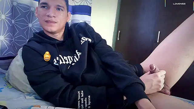 Snapshot of LeonS_20cm chatting on January 2026 10:58:02 PM LeonS 20cm online show from January 2026 10:58:02 PM