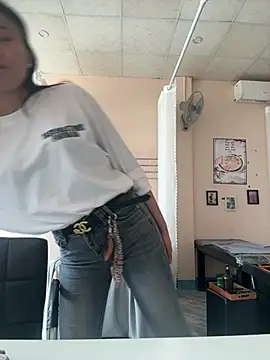 Snapshot of Chiipp69 chatting on February 2026 05:05:02 AM Chiipp69 online show from February 2026 05:05:02 AM