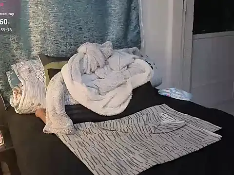 Snapshot of DacyVandal94 chatting on February 2026 03:03:01 AM DacyVandal94 online show from February 2026 03:03:01 AM