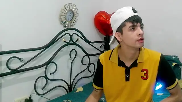 nico22love online show from February 2026 02:59:02 PM