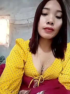 Snapshot of yeutinh00 chatting on January 2026 08:17:01 AM yeutinh00 online show from January 2026 08:17:01 AM