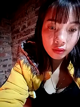 Snapshot of yeutinh00 chatting on January 2026 06:42:02 PM yeutinh00 online show from January 2026 06:42:02 PM